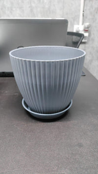 Ribbed Plastic Flower Pot with Tray 8